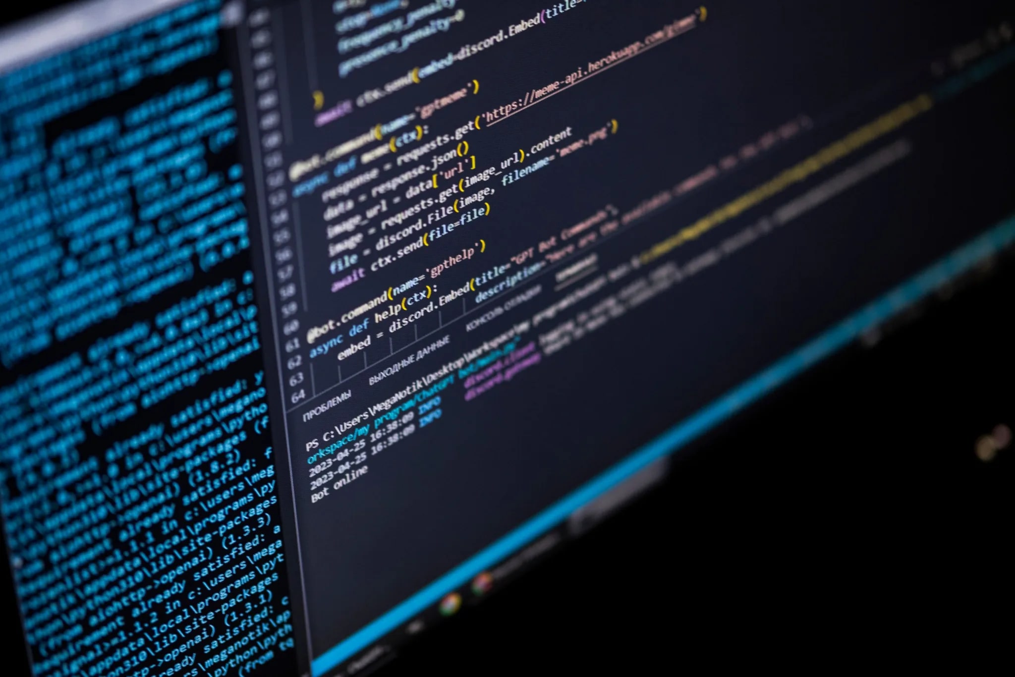 Schuin beeldscherm vol programmeercode